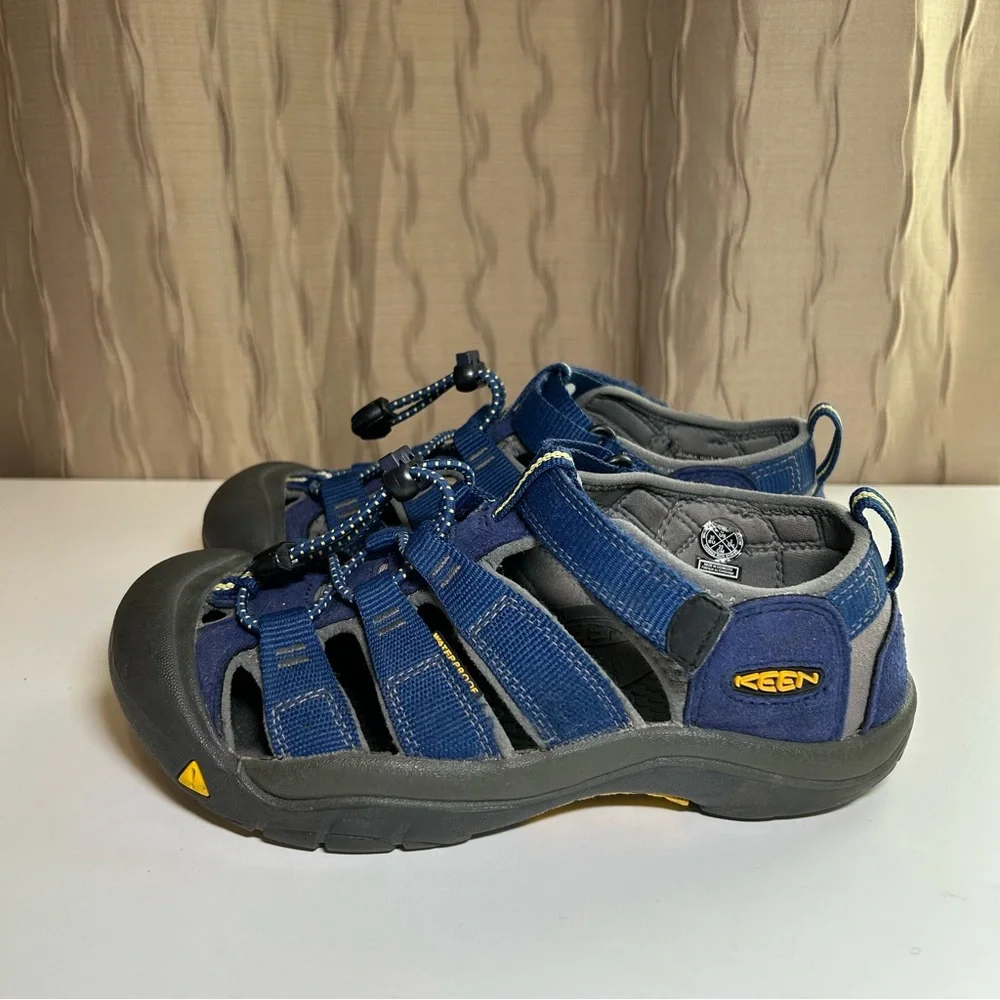 Keen Newport H2 Youth Big Kid's 3 Navy Waterproof Toggle Laced Unisex 1009962